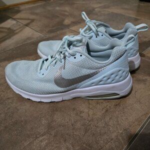 Nike Women's Air Max Motion AV7929-400 Light Blue Running Shoes Size 10